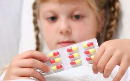 Что делать при запоре у ребенка после приема антибиотиков